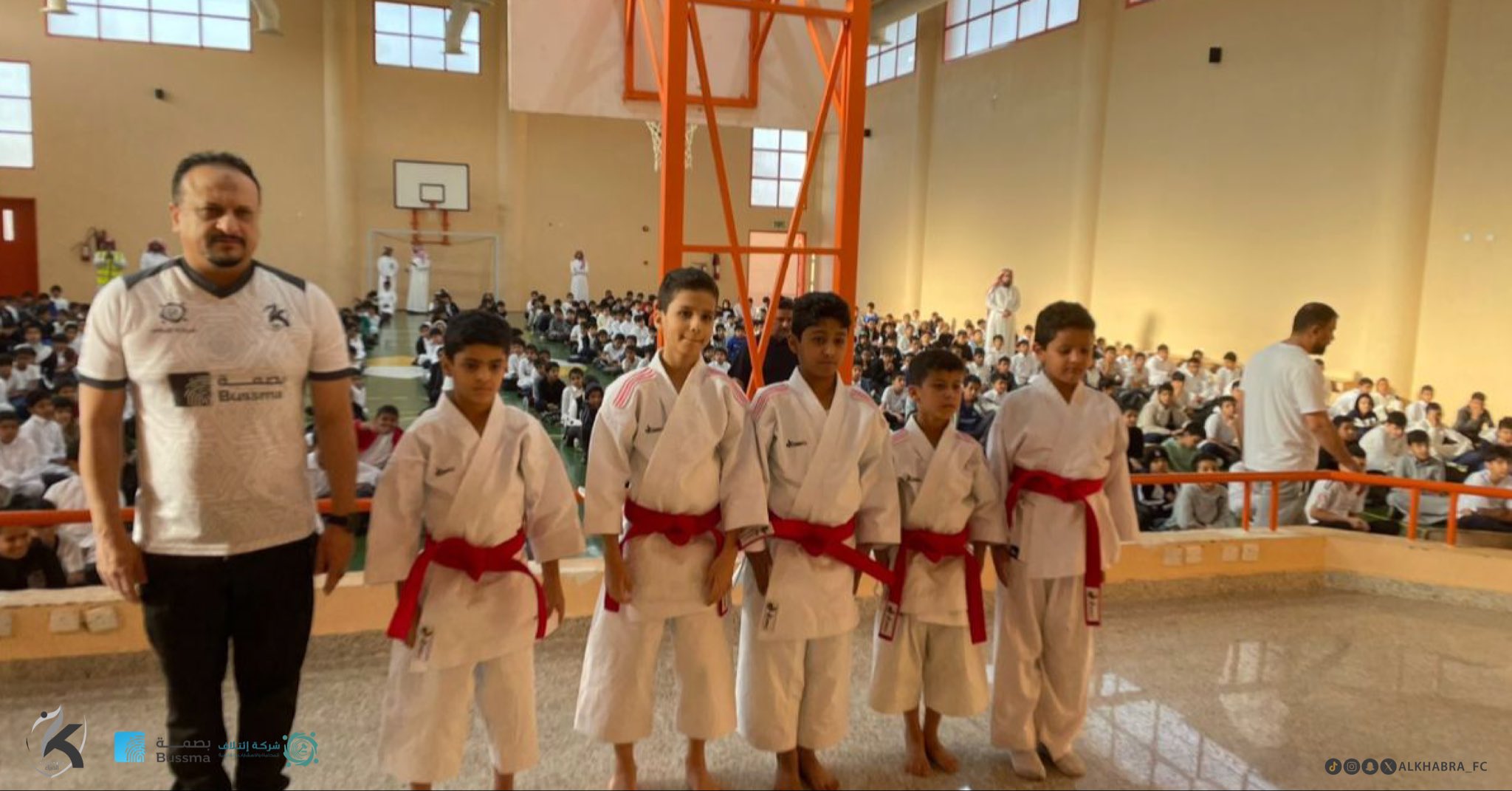 🥋 إدارة الألعاب المختلفة في نادي الخبراء تزور مدرسة خارجة بن زيد الابتدائية