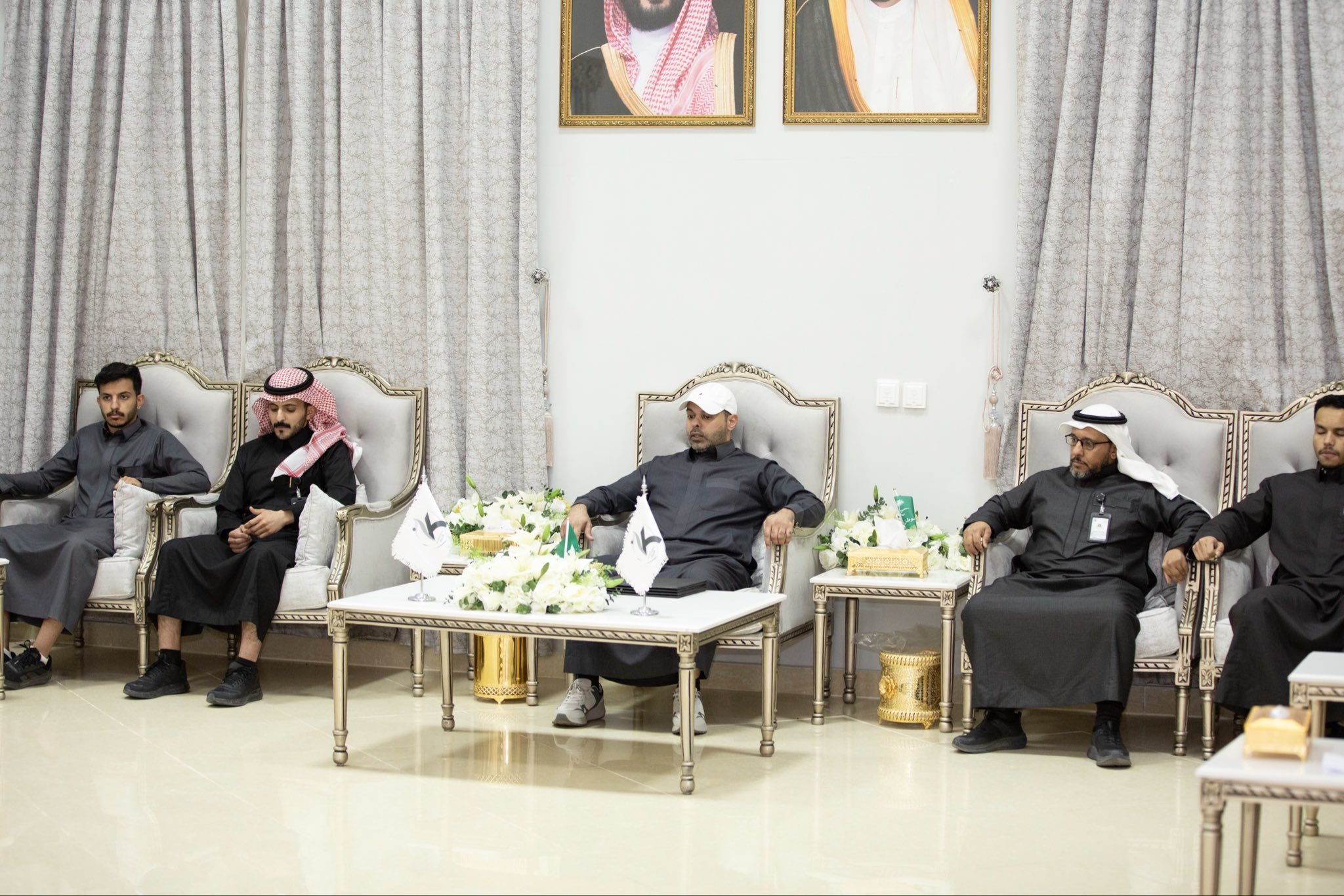 نادي الخبراء يعقد اجتماعه الشهري برئاسة الرئيس التنفيذي إبراهيم الحديثي.